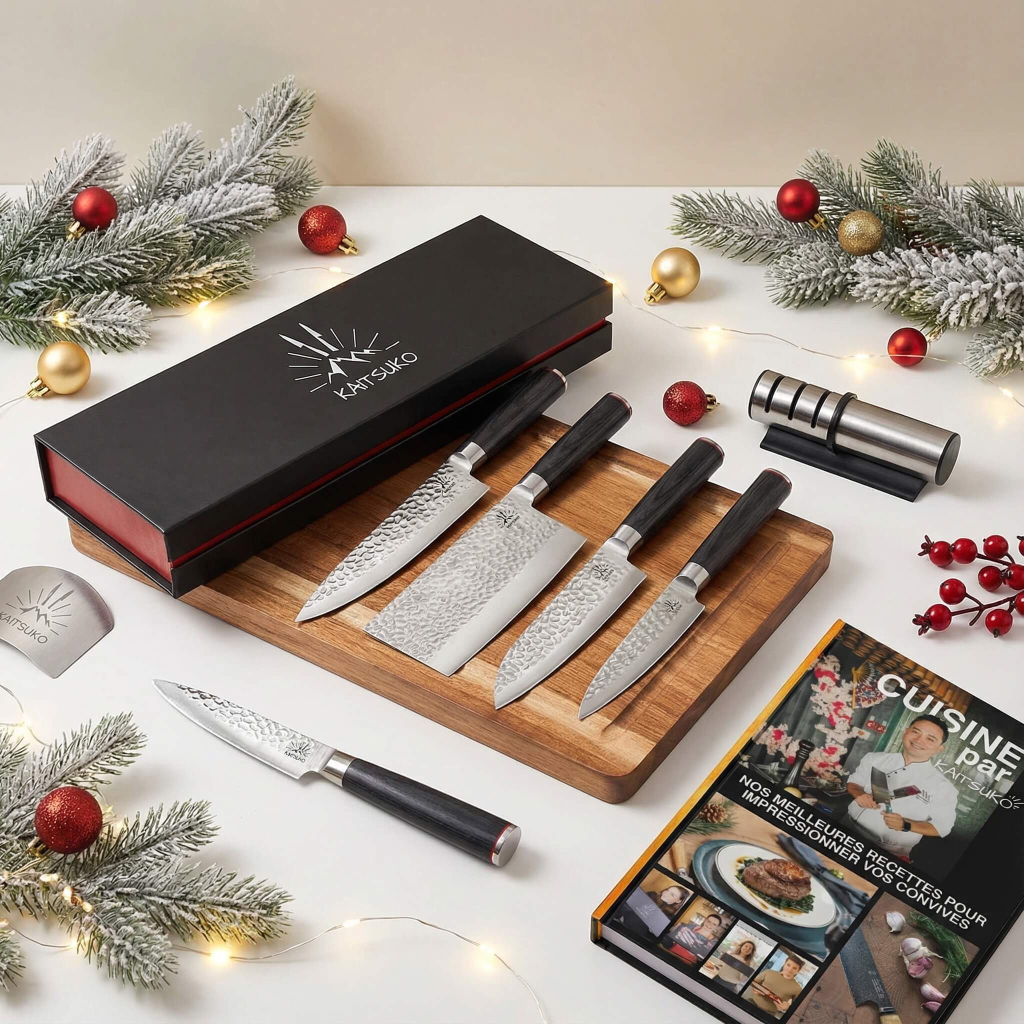 Pack Complet des Chefs*** (5 couteaux Japonais martelés + 1 Planche + 1 Aiguiseur Pro + 1 Protège Doigts + 1 Livre Kaitsuko)